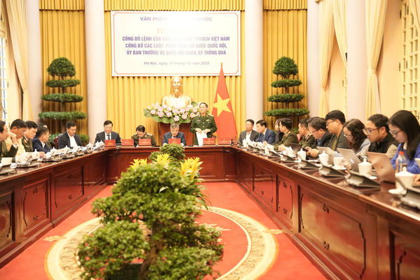 Công bố Lệnh của Chủ tịch nước về 15 luật, pháp lệnh Công bố Lệnh của Chủ tịch nước về 15 luật, pháp lệnh