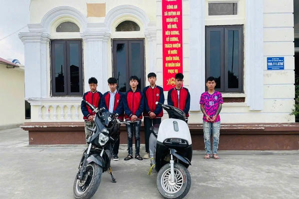 Bắt giữ nhóm thanh thiếu niên cướp xe máy điện tại Quốc lộ 10
