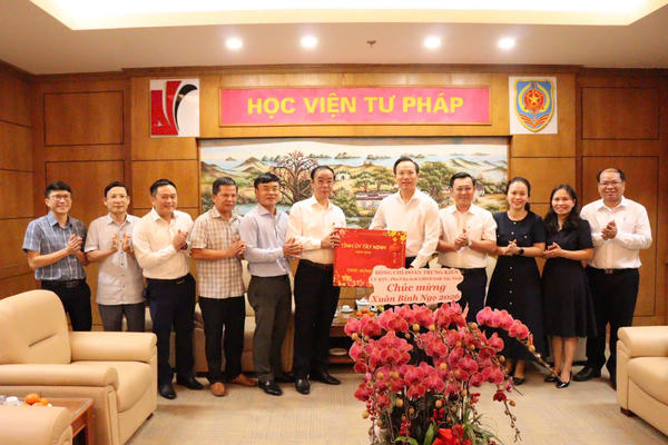 Phó Chủ tịch UBND tỉnh Tây Ninh thăm, chúc Tết Học viện Tư pháp - Cơ sở tại Thành phố Hồ Chí Minh