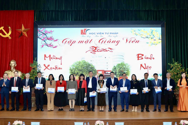 Học viện Tư pháp gặp mặt giảng viên nhân dịp Xuân Bính ngọ 2026 Học viện Tư pháp gặp mặt giảng viên nhân dịp Xuân Bính ngọ 2026