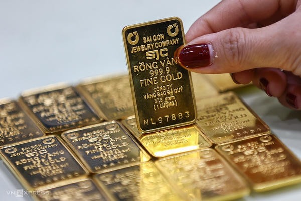 Giá vàng ngày 16/3: Vàng thế giới giảm nhẹ, vàng miếng SJC đi ngang Giá vàng ngày 16/3: Vàng thế giới giảm nhẹ, vàng miếng SJC đi ngang