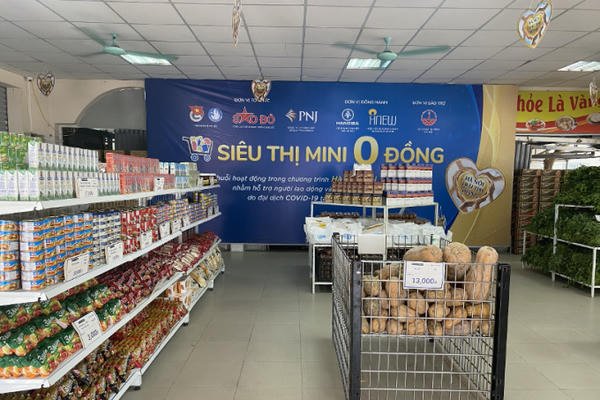 Siêu thị mini 0 đồng tại Hà Nội – “Hành trình phục vụ từ Trái tim”