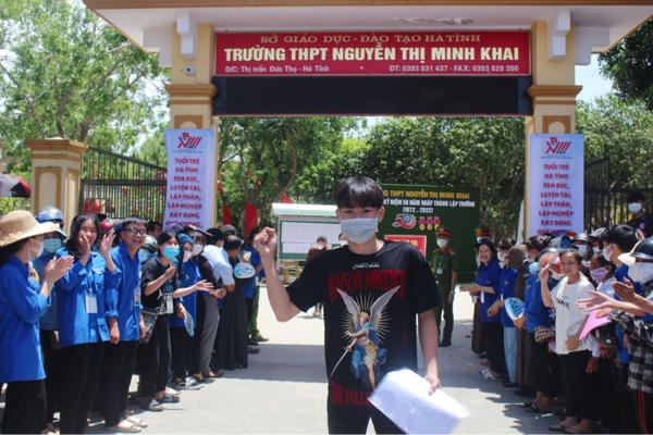 Hà Tĩnh: Ngày đầu Kỳ thi vào lớp 10 diễn ra an toàn, nghiêm túc Hà Tĩnh: Ngày đầu Kỳ thi vào lớp 10 diễn ra an toàn, nghiêm túc