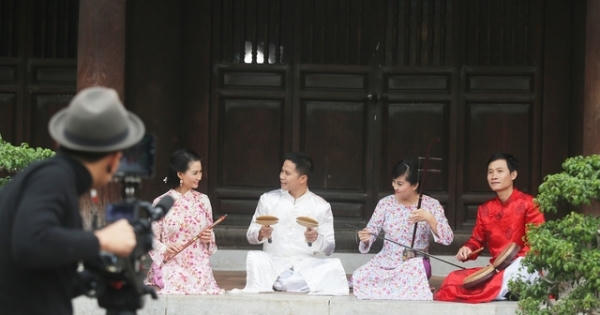 "Bốn mùa hoa Hà Nội" - Quà Xuân ý nghĩa của nhóm Xẩm Hà Thành