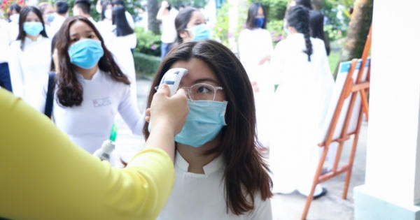 Học sinh ở TP HCM dừng đến trường, học online Học sinh ở TP HCM dừng đến trường, học online