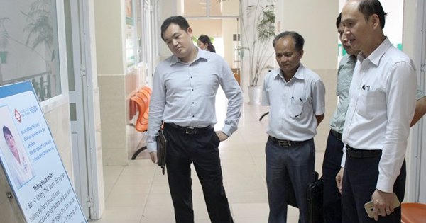 Thứ trưởng Bộ Y tế phát hiện bác sĩ nước ngoài khám bệnh chui tại Hải Phòng Thứ trưởng Bộ Y tế phát hiện bác sĩ nước ngoài khám bệnh chui tại Hải Phòng