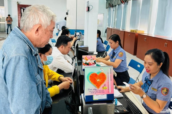 Giảm giá vé tàu hỏa lên đến 40% đối với hành khách là người có công với cách mạng