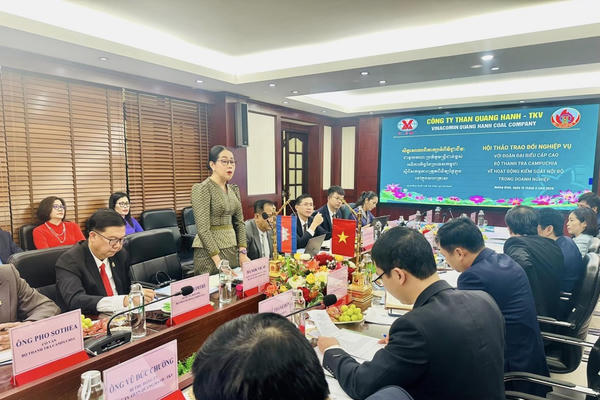 Công ty Than Quang Hanh tổ chức trao đổi nghiệp vụ với Bộ thanh tra Campuchia