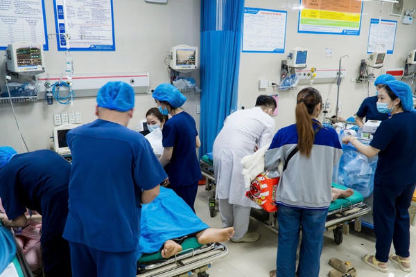 Sau bữa cơm tối, 9 người ở Tuyên Quang phải nhập viện cấp cứu
