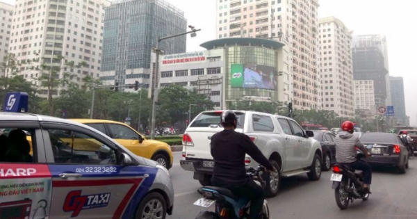 Chung cư mọc dày, phố Hà Nội biến thành 'ngõ': Hệ lụy của quy hoạch?