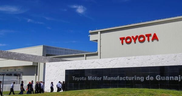 Toyota chi 13,5 tỷ USD để sản xuất pin xe điện vào năm 2030