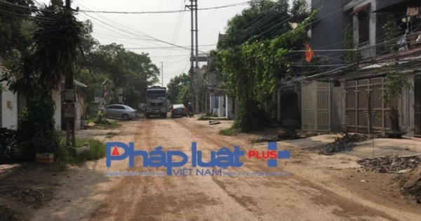 Vĩnh Phúc: Xe chở đất hoành hành, nhiều tuyến đường “nát tươm” Vĩnh Phúc: Xe chở đất hoành hành, nhiều tuyến đường “nát tươm”