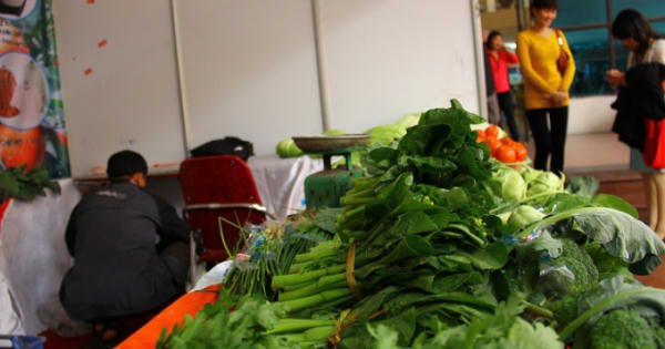 Tăng thuế VAT: Cả triệu người ảnh hưởng, Bộ Tài chính 'lùi 1 bước'