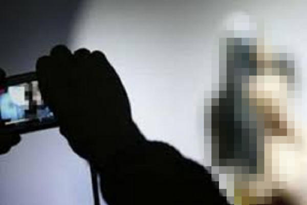 Bắt tạm giam "yêu râu xanh" 9x dụ dỗ 2 bé gái quan hệ tình dục rồi quay clip