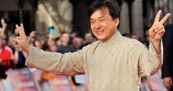 Siêu sao võ thuật Thành Long về già lại mong... “tay trắng“