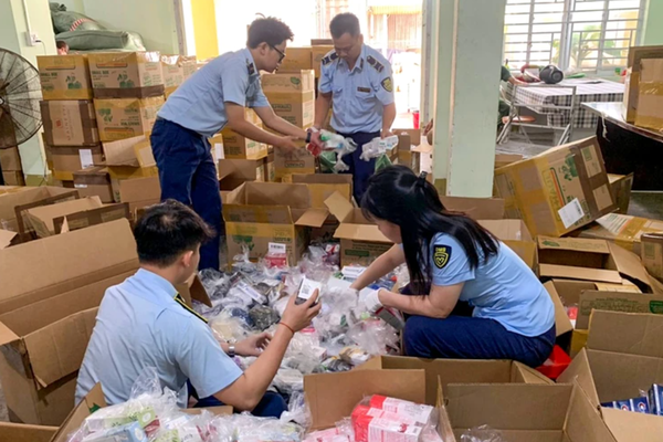 Cảnh Báo: Hàng loạt cơ sở làm đẹp tự ý pha chế thuốc giảm cân, kem trắng da