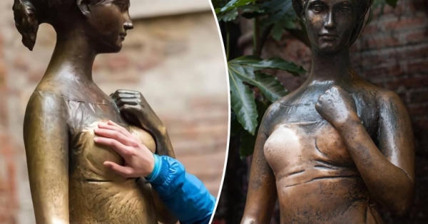 Tranh cãi chuyện bức tượng bị "sàm sỡ" vòng một suốt nửa thế kỷ