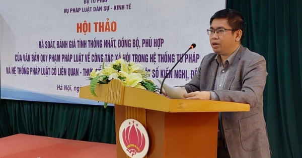 Tiếp tục hoàn thiện quy định pháp luật về công tác xã hội Tiếp tục hoàn thiện quy định pháp luật về công tác xã hội