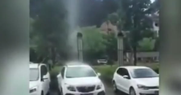 Hiện tượng mưa rơi thành cột tại Trung Quốc