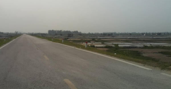 Công an thu giữ nhiều bao tải chứa đầy chất nghi ma túy đá với số lượng cực khủng