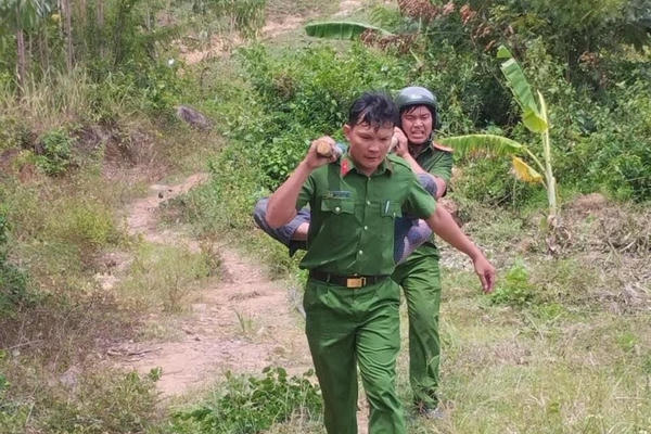 Bộ trưởng Bộ Công an gửi thư khen ngợi Công an xã Hòa Quang Bắc