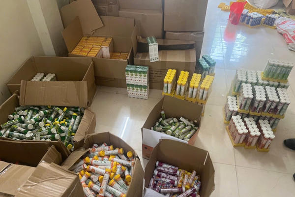 Phát hiện cơ sở có dấu hiệu sản xuất hàng giả là thực phẩm