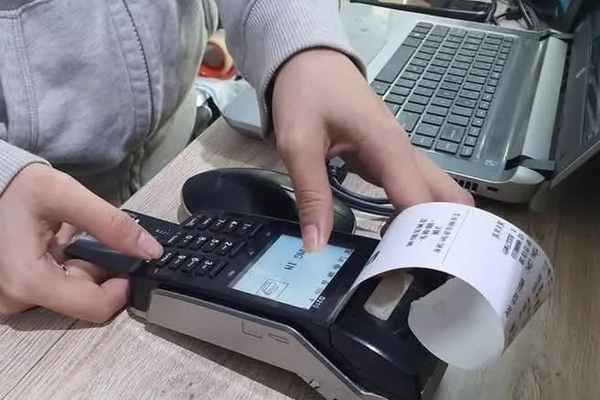 Hộ kinh doanh doanh thu dưới 1 tỷ đồng không bắt buộc dùng hóa đơn điện tử