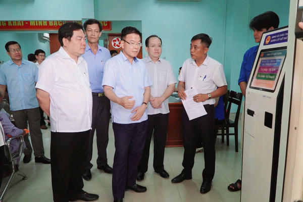 An Giang nâng cấp, hoàn thiện hạ tầng số, triển khai các nền tảng ứng dụng công nghệ thông tin An Giang nâng cấp, hoàn thiện hạ tầng số, triển khai các nền tảng ứng dụng công nghệ thông tin