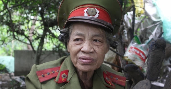 Cuộc sống "kinh dị" của nữ trung tá giữa bãi tha ma suốt 13 năm