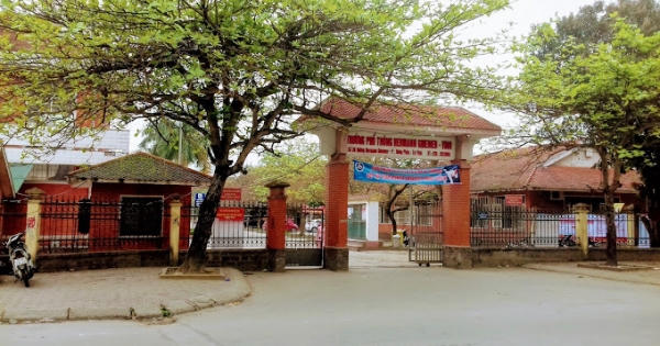Nghệ An: Sập trần nhà lớp học, nhiều học sinh bị thương