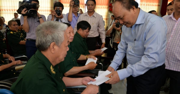 Để vong linh những người đã khuất luôn được người đang sống nhớ ơn mãi mãi Để vong linh những người đã khuất luôn được người đang sống nhớ ơn mãi mãi