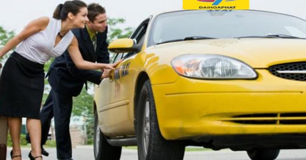Chỉ đạo xử lí nghiêm vụ khách nước ngoài đi taxi vài cây số bị chặt chém tới... gần triệu đồng