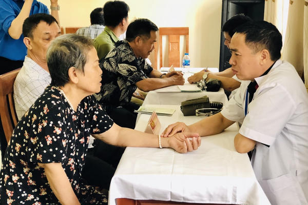 Bước “đột phá” để người dân tiếp cận dịch vụ y tế ở Hà Nội