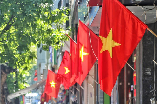 Bộ Nội vụ nhất trí đề xuất hoán đổi ngày làm việc, kéo dài chuỗi ngày nghỉ lễ dịp 30/4-1/5