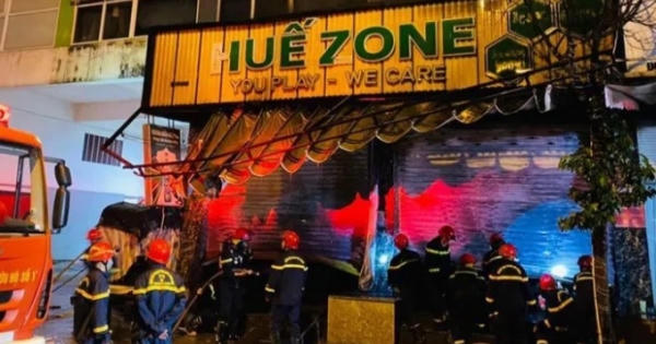 Giải cứu 3 người 'mắc kẹt' trong vụ hỏa hoạn ở quán game