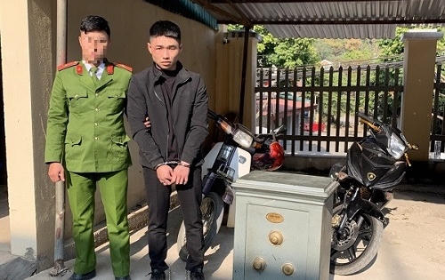 Sơn La: Bắt đối tượng đục két sắt trộm 100 triệu đồng của chủ cũ