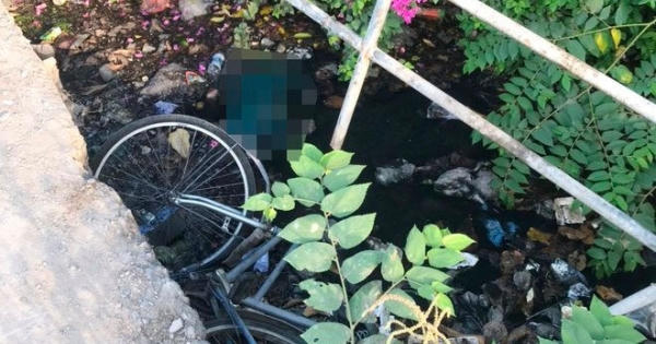 Người đàn ông tử vong bất thường dưới chân cầu ở TP. HCM Người đàn ông tử vong bất thường dưới chân cầu ở TP. HCM