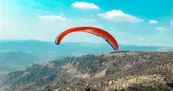 Tua dù lượn 'chui' trên đồi Con Ó bị đình chỉ hoạt động