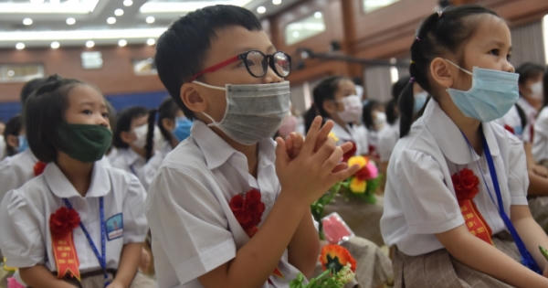 Học sinh ở Hà Nội sẽ trở lại trường học vào đầu tháng 11/2021