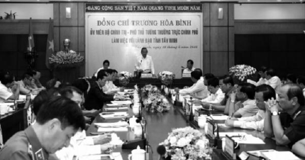 Loại ra khỏi bộ máy công chức tha hóa, bảo kê tội phạm