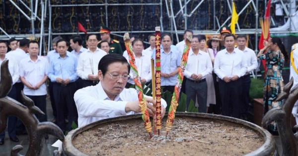 Trưởng Ban Nội chính Trung ương thăm, làm việc tại Côn Đảo