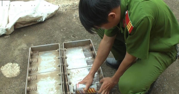 Lâm Đồng: Bắt quả tang đối tượng vận chuyển trái phép số lượng lớn bình gas không rõ nguồn gốc Lâm Đồng: Bắt quả tang đối tượng vận chuyển trái phép số lượng lớn bình gas không rõ nguồn gốc