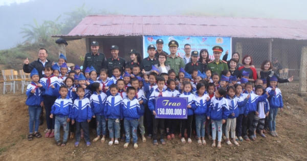 Nhật ký Mường Lống: Hành trình quỹ trao tặng yêu thương đến với học sinh vùng cao Nhật ký Mường Lống: Hành trình quỹ trao tặng yêu thương đến với học sinh vùng cao