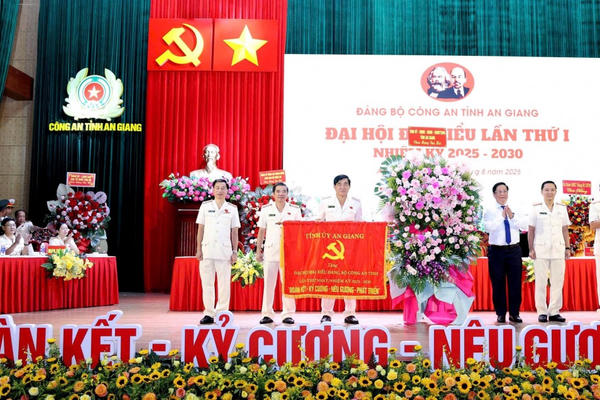 Đại hội đại biểu Đảng bộ Công an tỉnh An Giang nhiệm kỳ 2025 - 2030 Đại hội đại biểu Đảng bộ Công an tỉnh An Giang nhiệm kỳ 2025 - 2030
