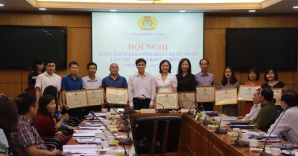 Hội nghị Ban Chấp hành Công đoàn Bộ Tư pháp khóa II thành công rực rỡ