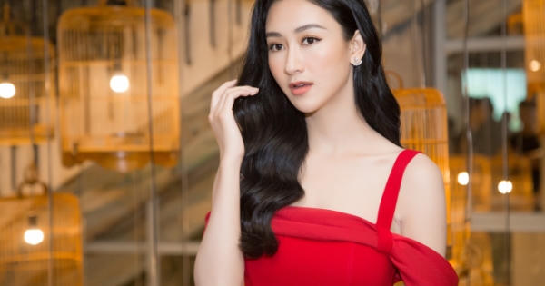 Á hậu Hà Thu hờ hững lưng trần, mang túi Dior sành điệu