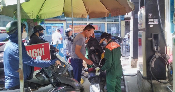 Giá xăng dầu sẽ được điều chỉnh vào thứ năm hàng tuần