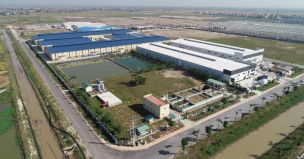 Bắc Giang: Cấp GCN quyền sử dụng đất cho 5 nhà đầu tư sớm hơn quy định 15 ngày