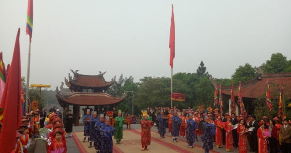 Lễ hội Đền Hùng 2017: Thành kính thực hiện Lễ giỗ Quốc tổ Lạc Long Quân và dâng hương Quốc Mẫu Âu Cơ