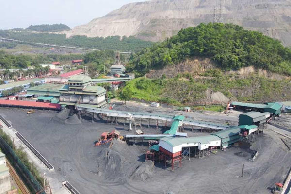 Công ty than Mông Dương hoàn thành vượt mức kế hoạch sản xuất kinh doanh